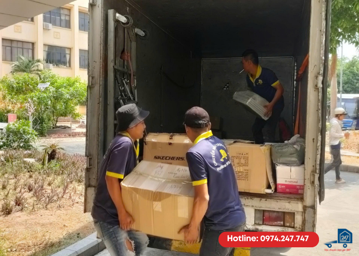 Xe chuyển văn phòng HCM